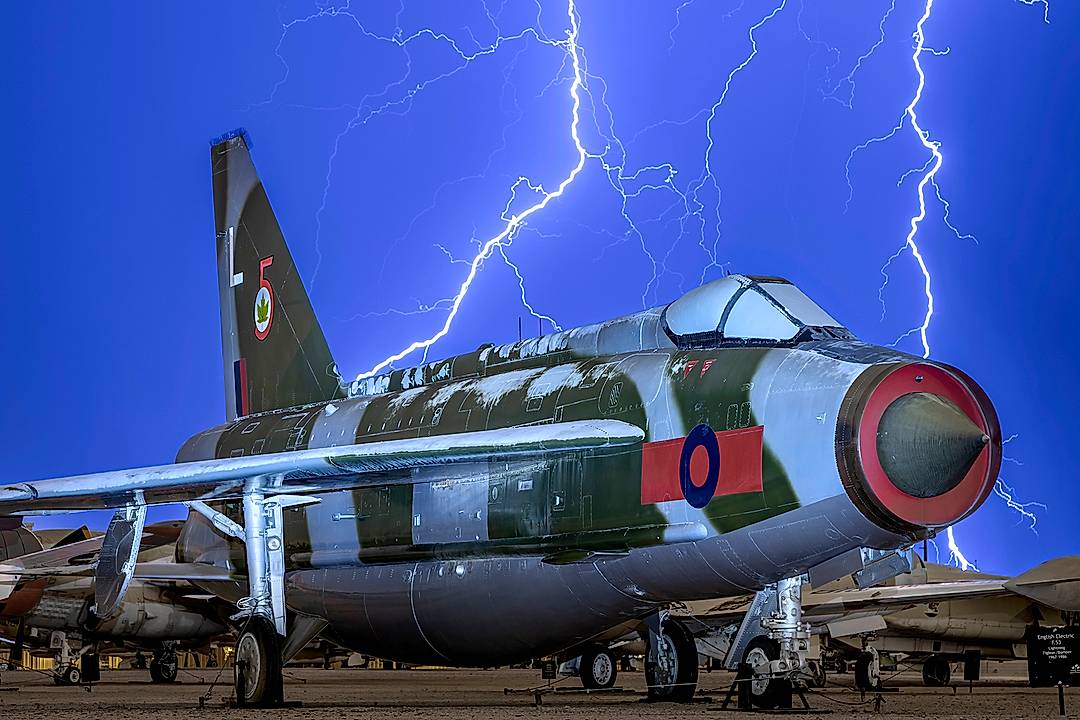 LIGHTNING²

Pima's ex-Saudi Lightning with a little summer monsoon action.