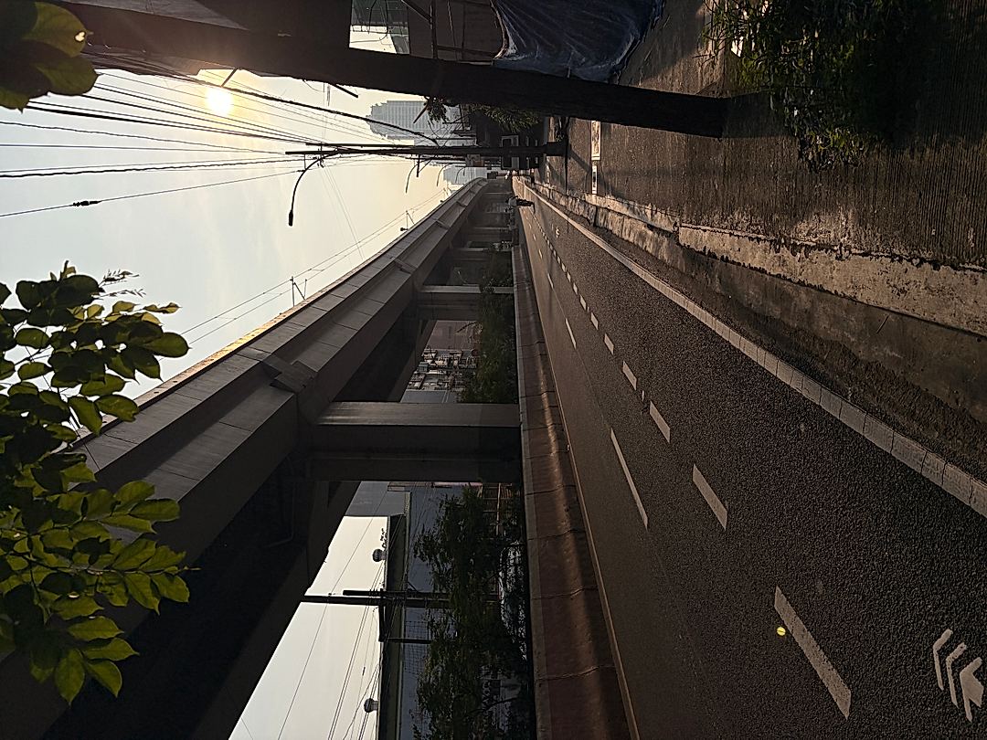 Early morning at Epefanio Delos Santos Avenue.