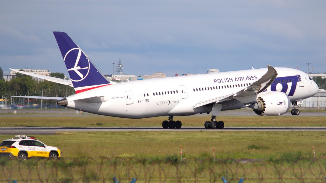 TOO... MANY... DREAMS... to post. I think one mission for Dreamliner is not enough (starting daily Dreamliner challange maybe)