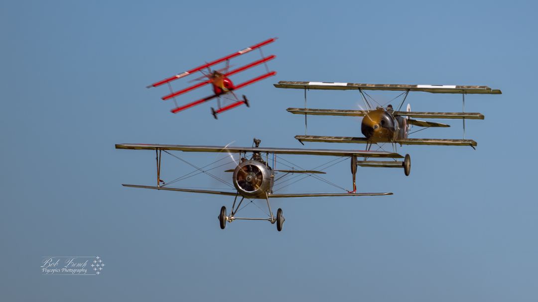 A shot from the WW1  Aerial combat display at the Props and Pistons show at Sywell.  I was  trying to get an “in Action” shot.  Thoughts 💭 
