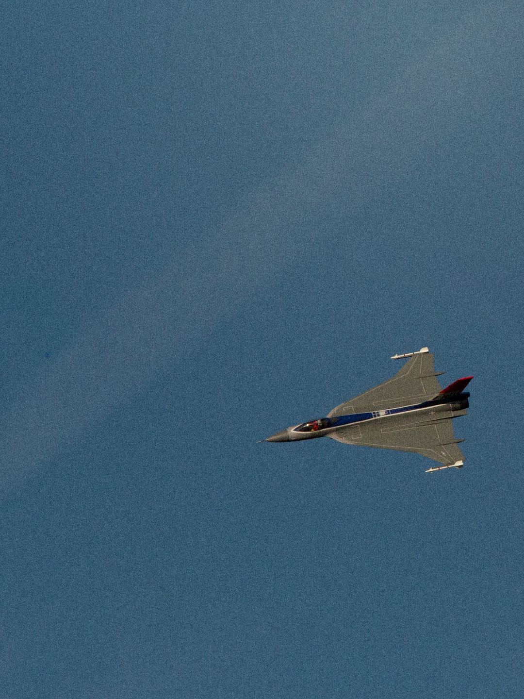 1:6 F-16XL in the bank from Deland rc show 2024