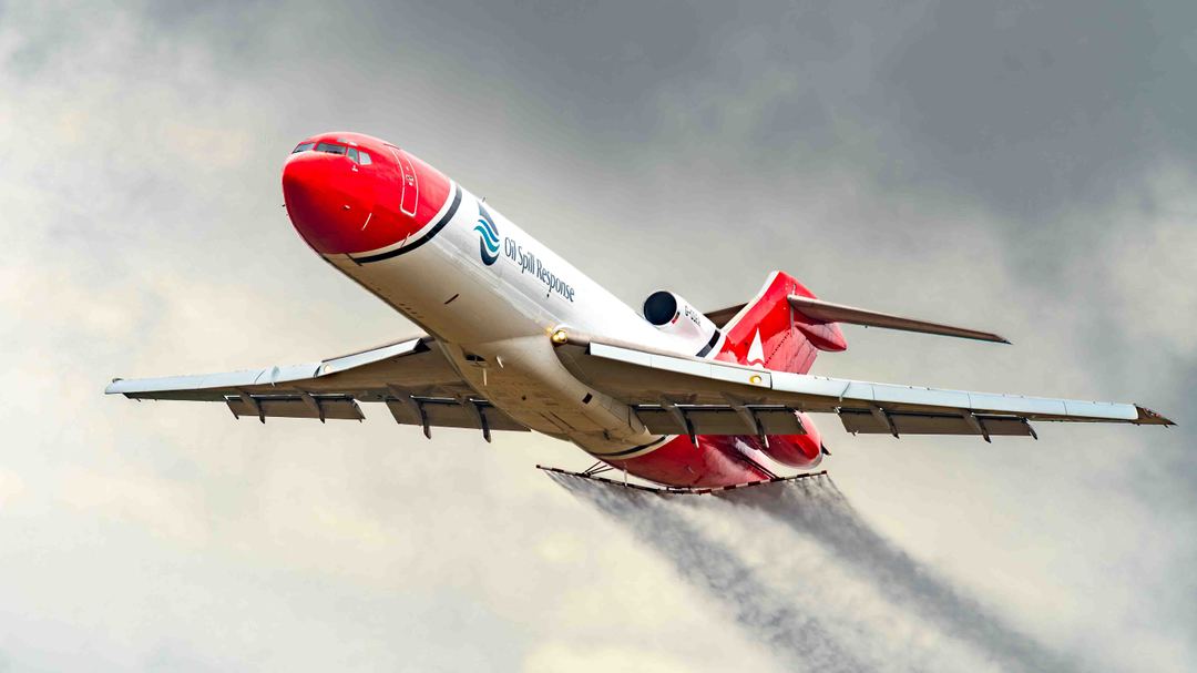 2excel 727 oil spill response doing a flypast at old warden with spill equipment demo