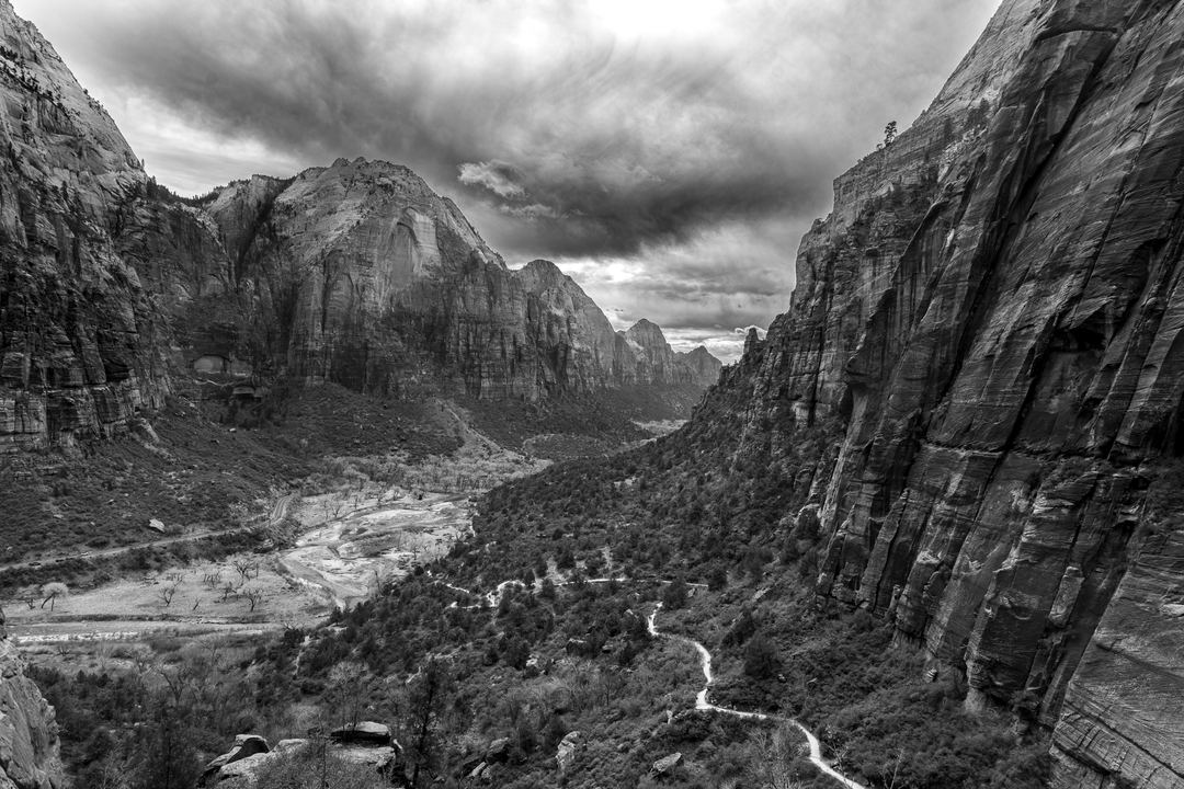 Classic shot of the main canyon in Zion NP.