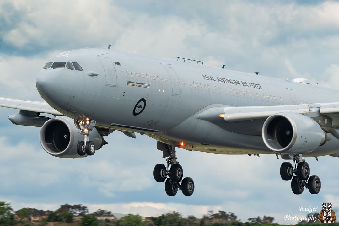 RAAF KC-30A '007' in Canberra again in as many weeks, crossing the threshold with a tight crop and belly beacon