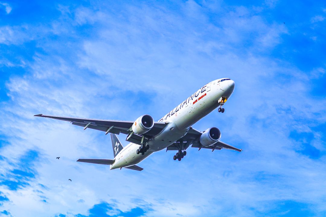 Air India Star Alliance Boeing 777 landing at Kolkata .
