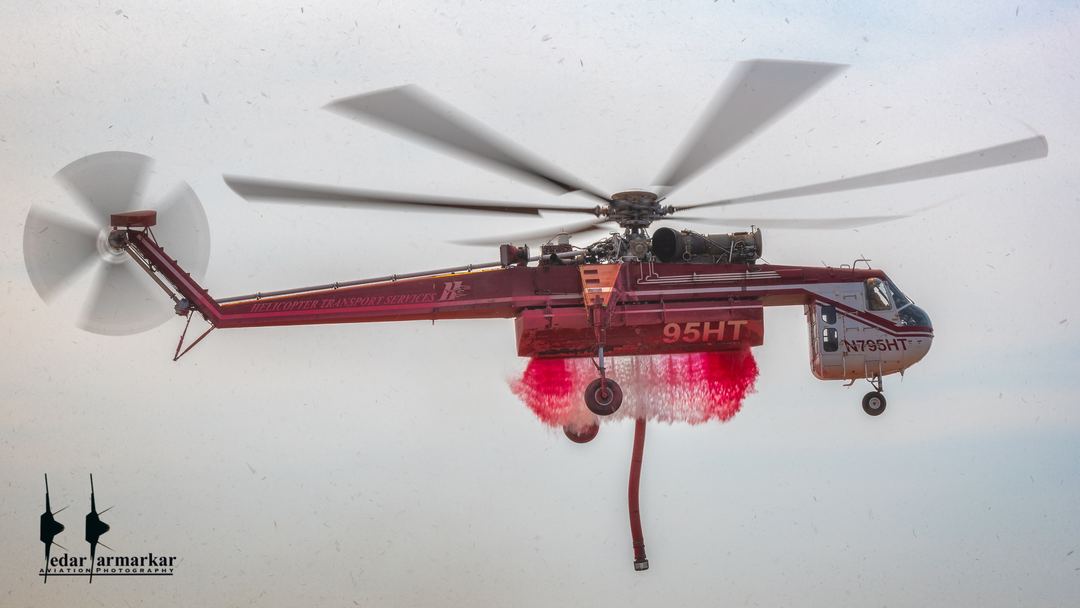 RETARDANT AWAY
CH54A initiating retardant drop