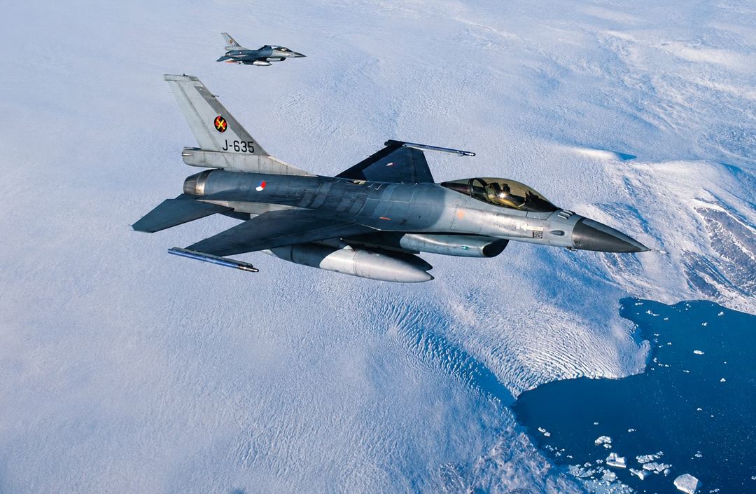 Dutch F-16 above Greenland 2001.  Shot taken out of the KDC-10 tanker.