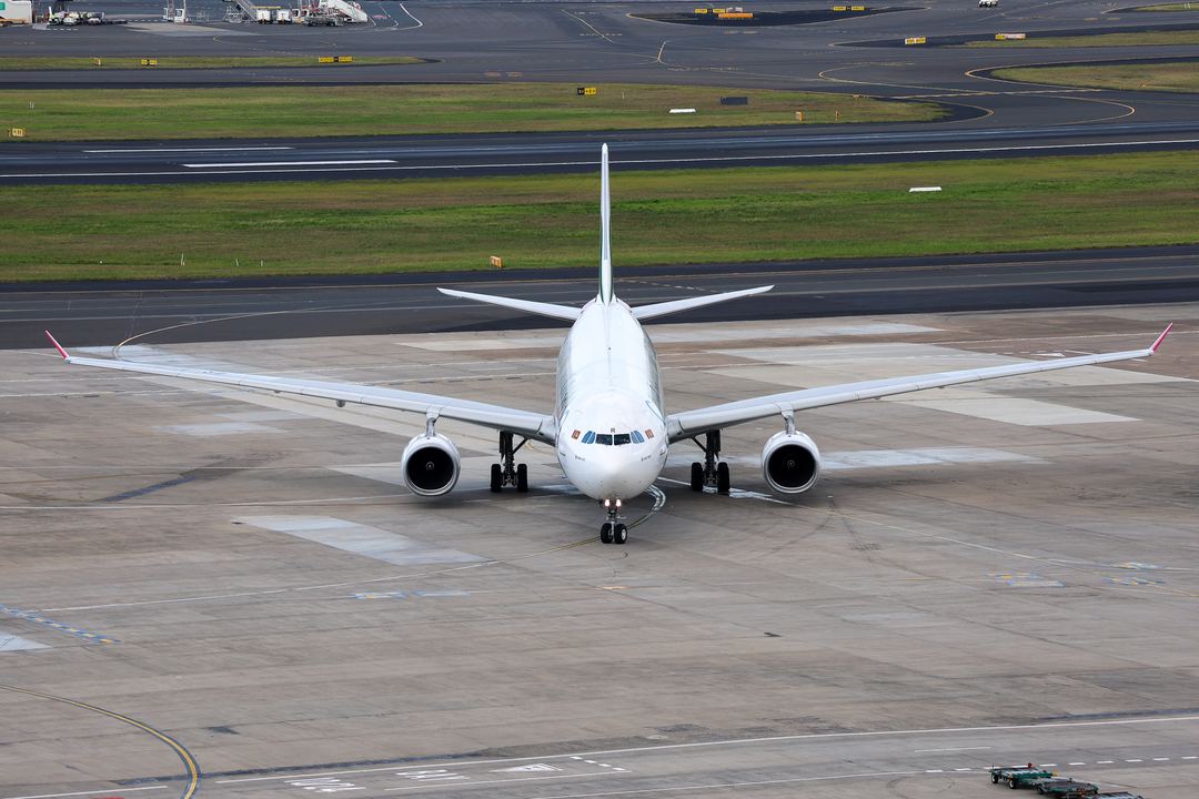 Head on Sri Lankan a330