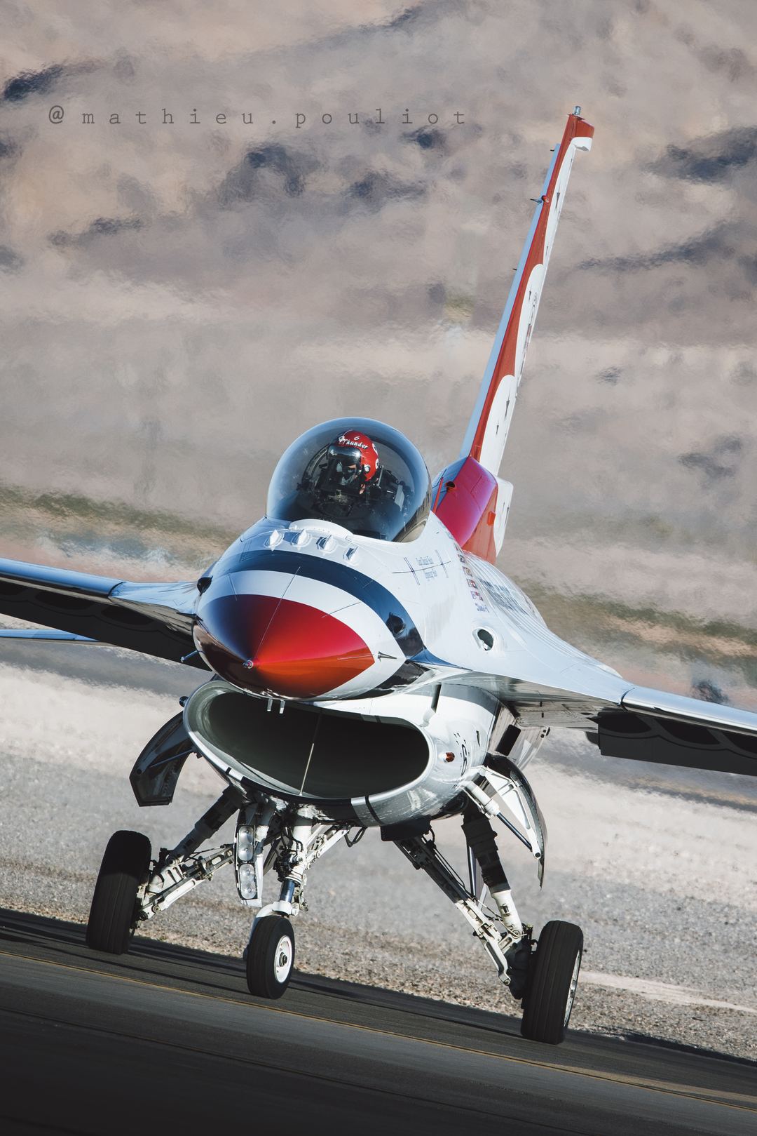USAF Thunderbirds second solo back from its display.