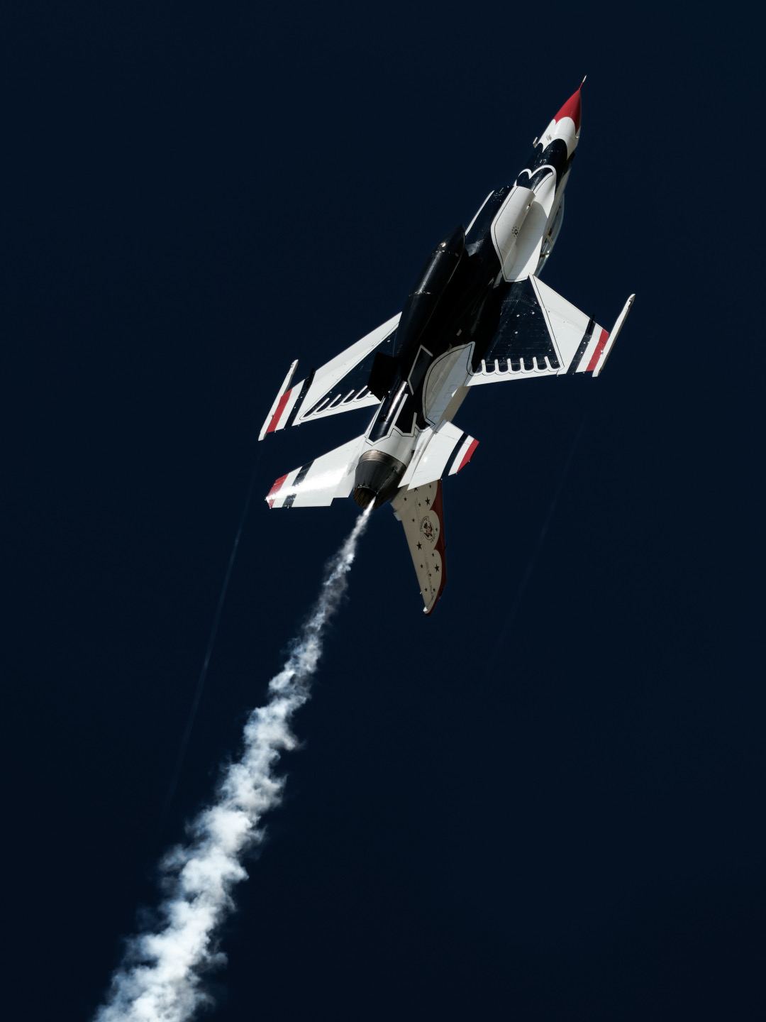 Extra gas = Extra fun
🖼️ Prints available at https://shkorov.com 🔗
🛩️ Aircraft: 🇺🇸 General Dynamics F-16C "Fighting Falcon" Block 52D single-seat single-engine multirole 4th generation fighter
🌀 Powerplant: 1x Pratt & Whitney F100-PW-229 low bypass afterburning turbofan
🧑‍✈️ Piloted by: USAF Air Demonstration Squadron "Thunderbirds" #8 Maj Samuel Larson 
🎪 Airshow: Wings over Solano 2026
📍 Location: Travis Air Force Base, California, USA
📷 Fujifilm X-H2S
🔭 Fujinon XF200mmF2