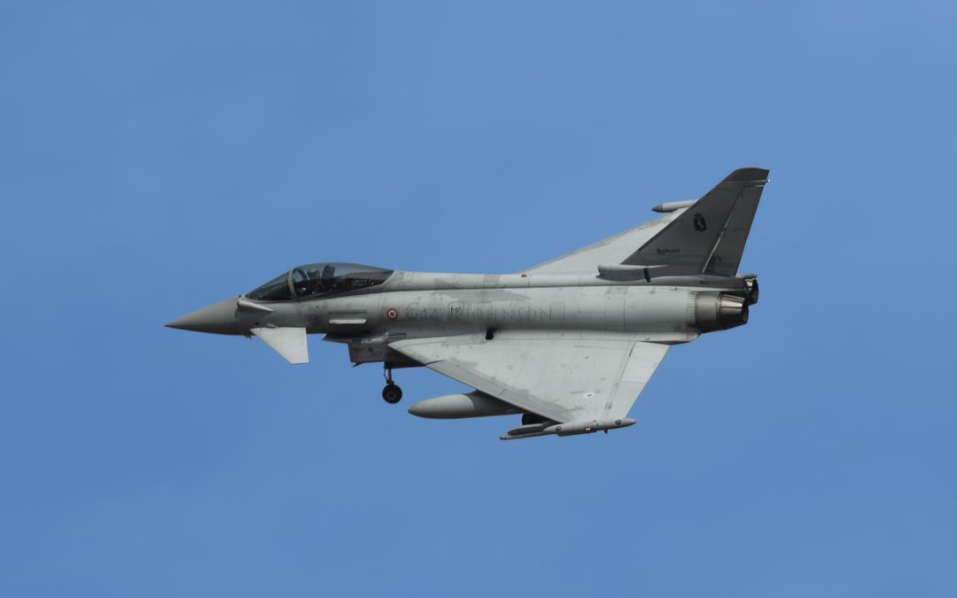 Italian Air Force  F-2000A  banking for finals