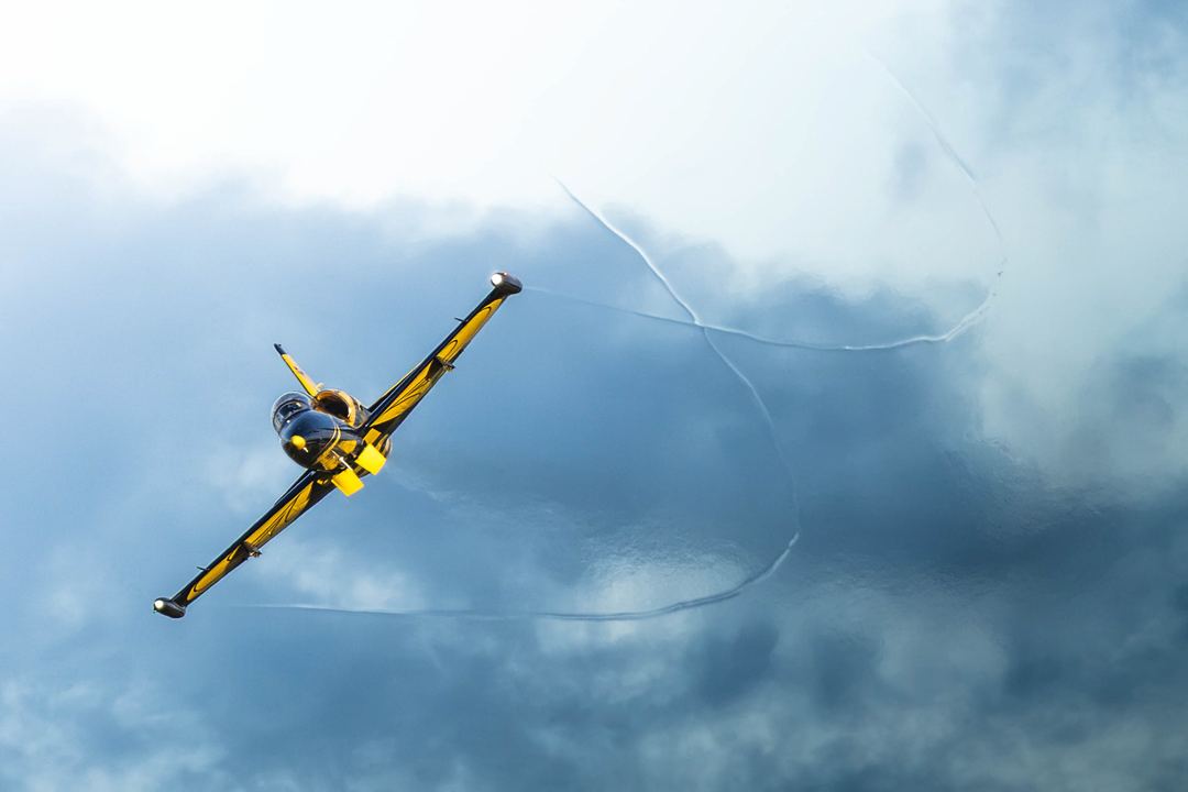 Baltic Bees Jet Team  demo at Ādaži airshow 🐝🇱🇻