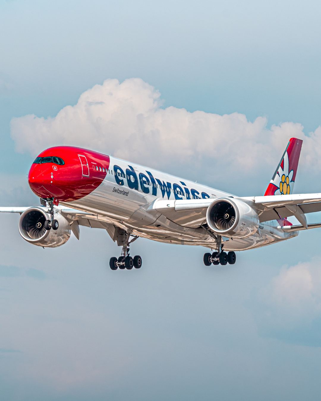 Edelweiss A350 landing into LAS. Old shot from June 2025 but I’ve come along way with my edits since then so thought I’d re edit a few from that trip 
