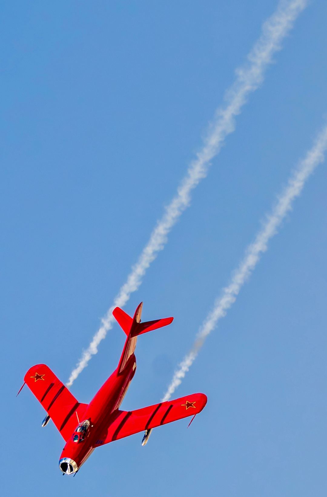 One of my best mig 17 pictures and I got this shot last year the Wongs over Camarillo 