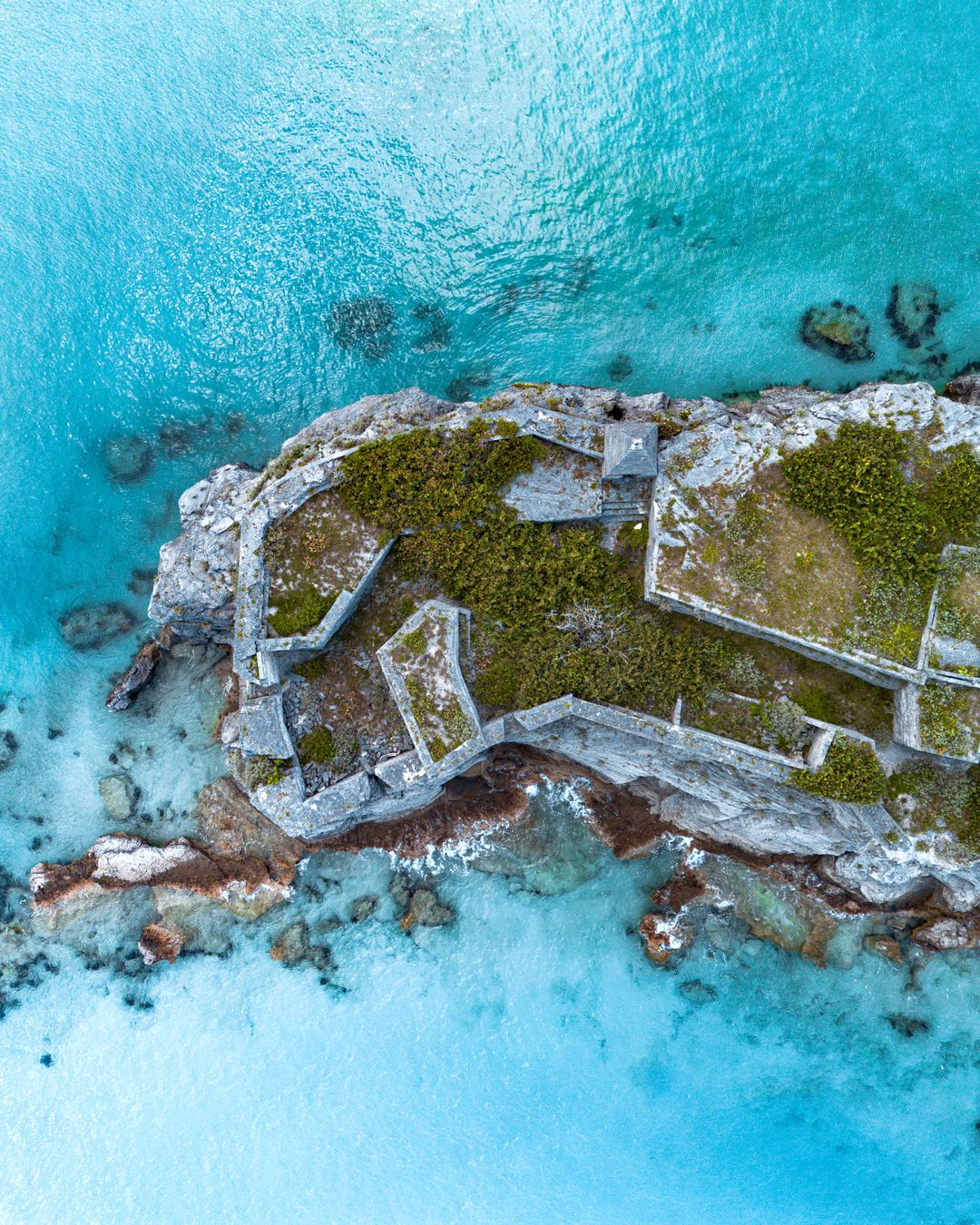 An abandoned fort on Castle Island Bermuda, from when the British held a strong military occupancy in Bermuda