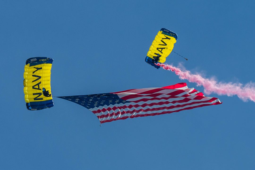 Navy 'Leap Frogs' presenting the colors at Fargo Airshow 2019. Hector International Airport (KFAR)