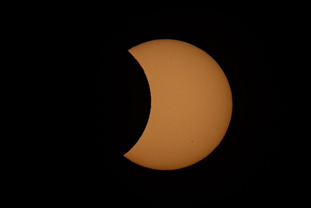When shooting the sun, close the apperture as much as possible, I used a 10 stop ND filter