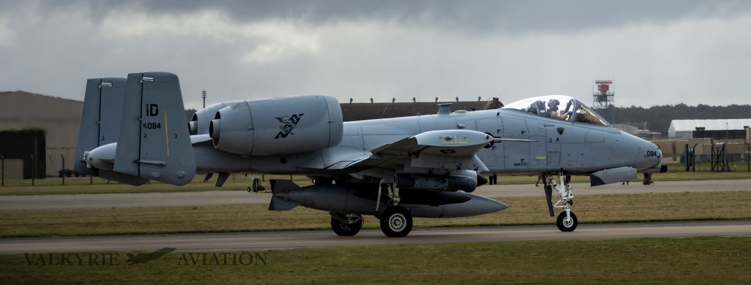 Skull Banger Departure

A-10 Thunderbolt II, 79-0084 from the 190th Fighter Squadron “Skull Bangers” of the Idaho Air National Guard taxiing out to runway 05 at RAF Lakenheath before departing for the Middle East.