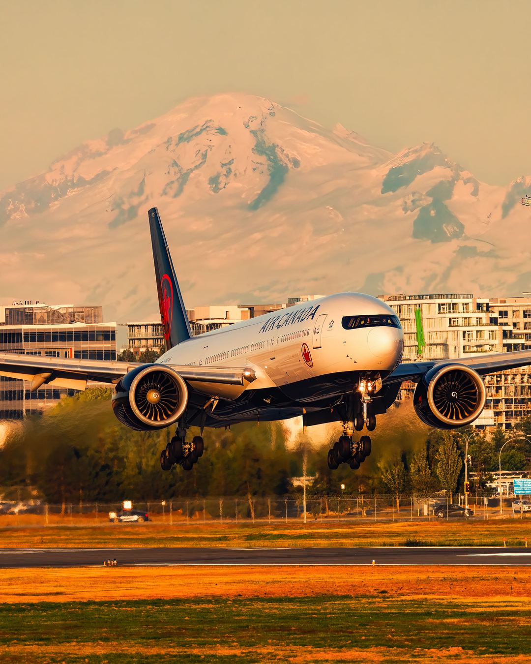 Air Canada 777 on approach for YVR with Mt Baker in the background! 