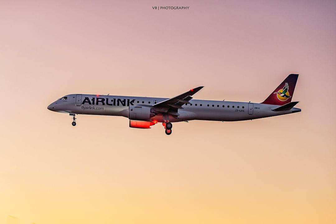 Airlinks' fourth Embraer E195-E2, reg ZS-LKG, arrived super early  on this July winters morning on a direct flight from the Embraer factory in Brazil to Johannesburg, South Africa... Glad I risked the freezing cold to catch her arrival. 😍