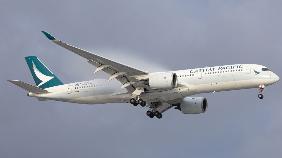 Cathay into Perth on an overcast morning with the added wing fluff 