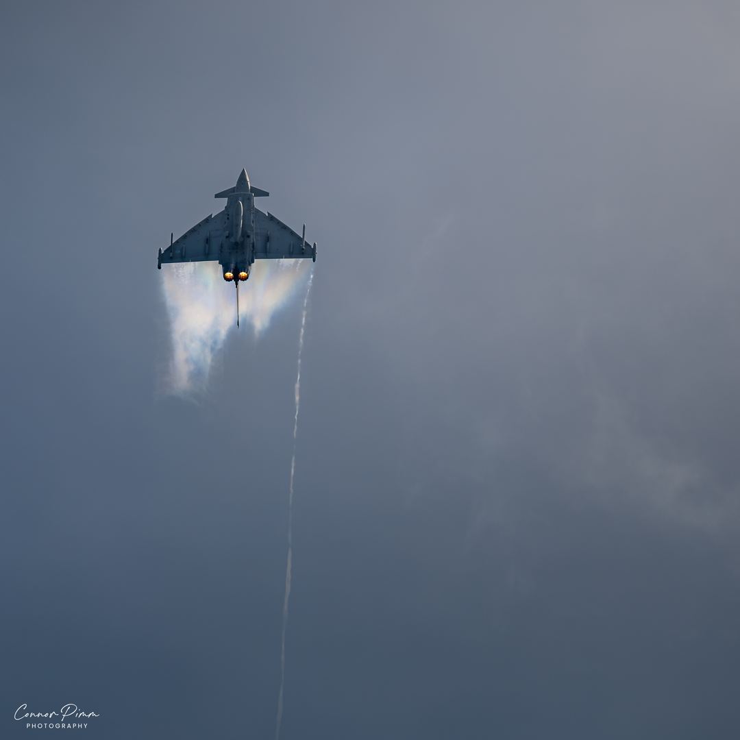 "Was that an earthquake?"
"That my lad, was a dragon 🏴󠁧󠁢󠁷󠁬󠁳󠁿"

Dragon01 leaving the Cosford airspace