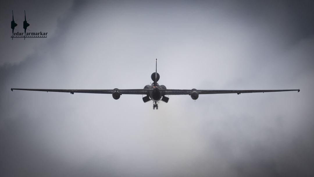 U-2S Dragon Lady off into the pattern during a touch-n-go at RIAT