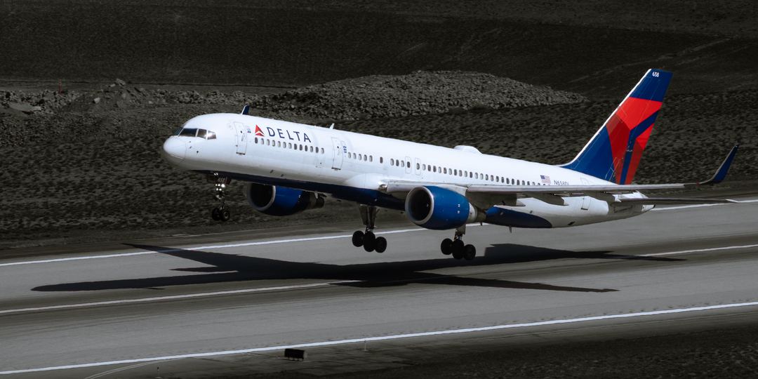 A re-edit of one of my EGE shots! Here’s a 757-200 taking off with a nice 757 shaped shadow below, rapidly separating from its maker!