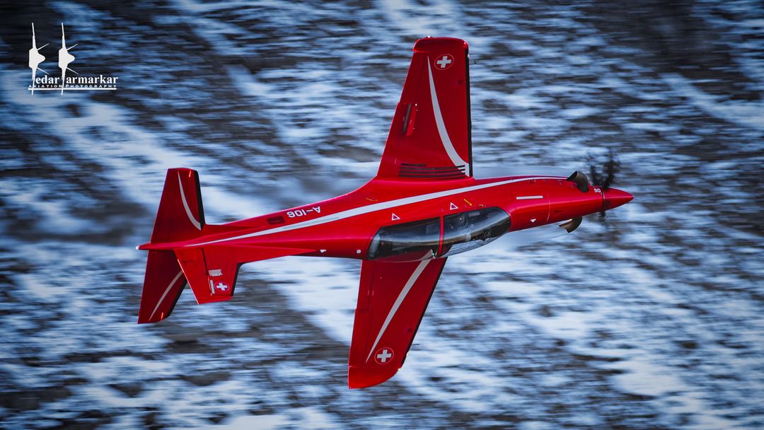 RED STREAK
Pilatus PC-21 in action at Axalp.
