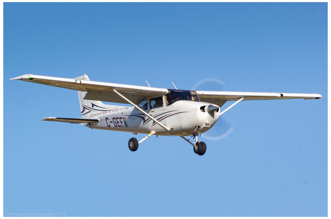EFC 172 Skyhawk SP on final for 08 