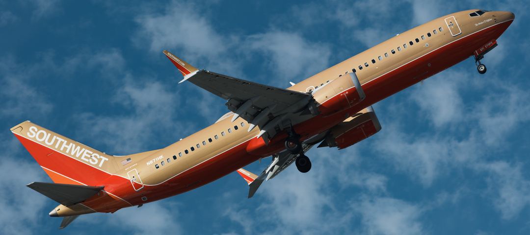 💛 Desert Gold
🖼️ Prints available at https://shkorov.com 🔗
🛩️ Aircraft: 🇺🇸 Boeing 737 MAX 8 narrow-body airliner
🌀 Powerplant: 2x 🇺🇸 CFM International LEAP-1B high-bypass turbofans
🗂️ S/N: 67775
🫆 Tail number: 🇺🇸 N871HK
🏷️ Callsign: SWA2978
👨‍✈️Operated by: Southwest Airlines
📍Destination: San José Mineta International Airport, California, USA
🧭 Origin: Phoenix Sky Harbor International Airport, Arizona, USA
📷 Fujifilm X-H2S
🔭 Fujinon XF200mmF2