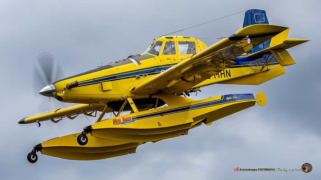 The Swedish company SAAB brought these two Air Tractors to Spa. They arrived from Lübeck last weekend and left back to Sweden today.

They fought forest fires or moorfires in the High Fens, Belgium.

Here you can see both of them fetching water in Germany on Thursday!