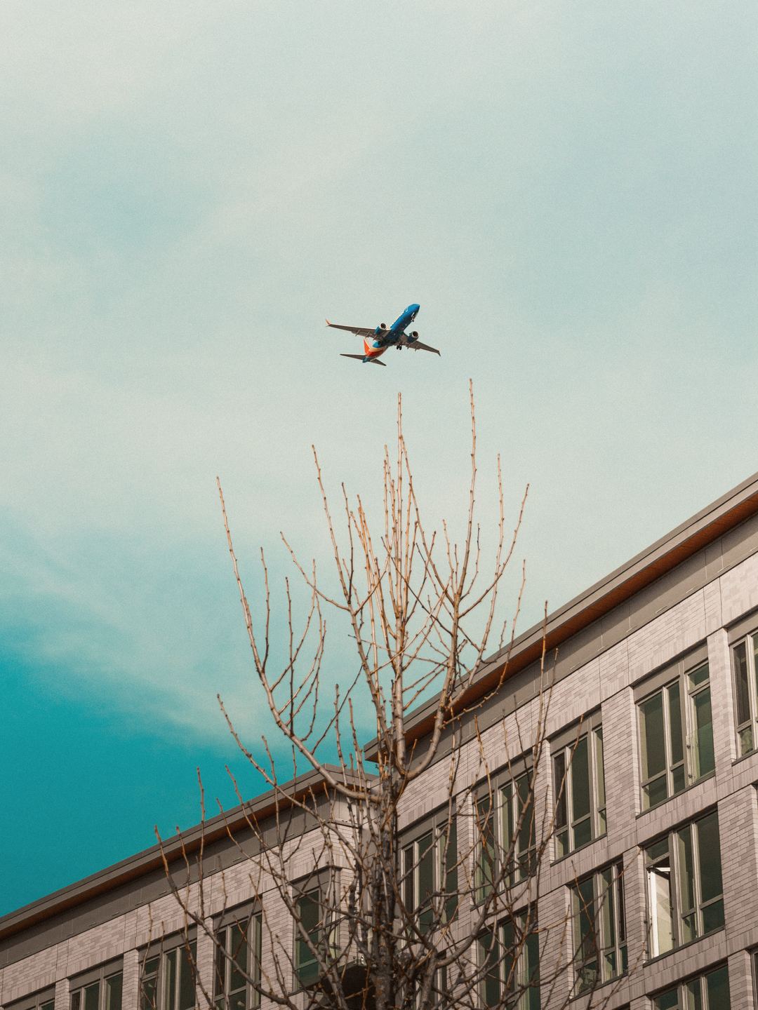 Southwest 737 on final approach to PDX 