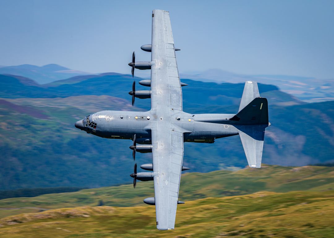 Strix down low in the Mach Loop🇺🇸